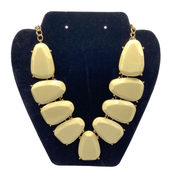 NATASHA Cream Acrylic Cabachon Statement Necklace - Picture 9 of 9